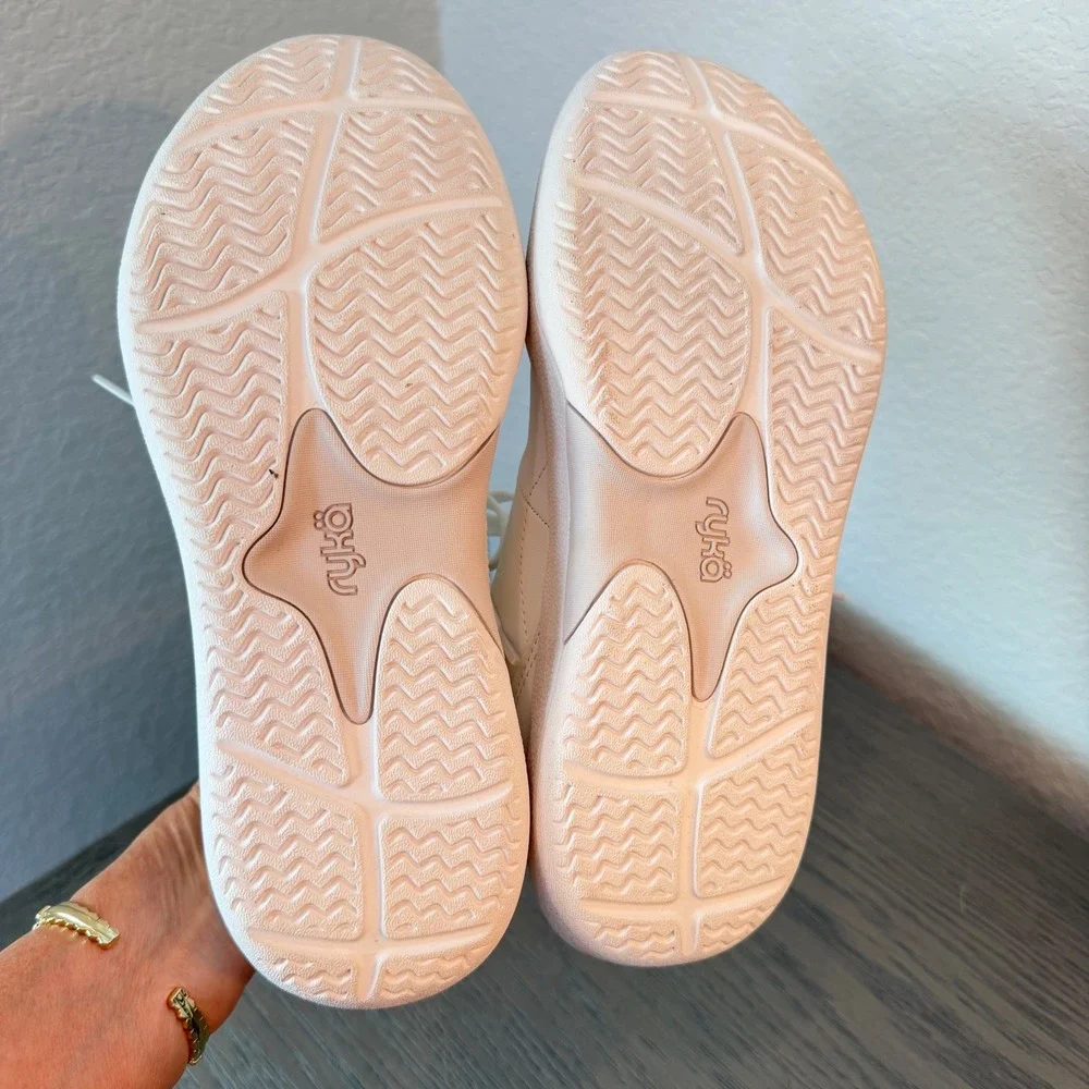 Ryka‎ Courtside White Leather Walking Sneakers Womens 8.5M Low Top Shoes NWOT